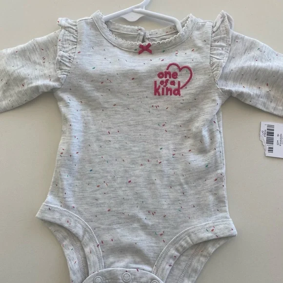 NWT Bundle of Carter’s Bodysuit & Gerber Footies - Picture 4 of 5